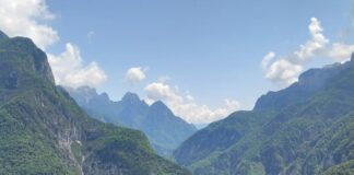 Il borgo “horror” di California di Gosaldo nelle Dolomiti Bellunesi Paesaggio a California. Foto di Gianluca Specia da facebook