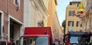 Roma, ascensore precipita durante manutenzione: un morto e due feriti gravi