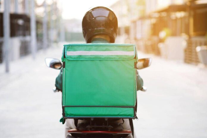 Roma, rider picchiato a bastonate e rapinato di bici e incasso