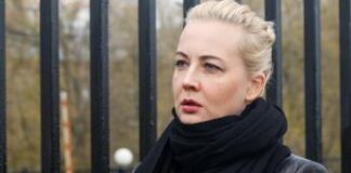 Russia, la moglie di Navalny sfida Putin: “Mi candiderò alle presidenziali”