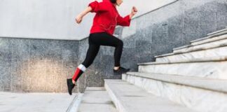 Salire scale meglio a tappe che d’un fiato, si consuma di più secondo la scienza