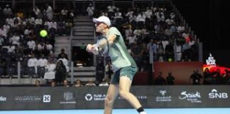 Sinner batte Djokovic, va in finale al Six Kings Slam