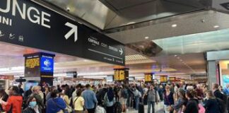 Treni bloccati a Roma Termini, la rabbia dei viaggiatori fra attesa e rimborsi