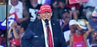 Trump, uomo armato vicino a comizio: arrestato