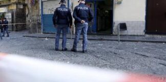 Ucciso e dato alle fiamme a Napoli, l’amico 16enne confessa: “Me lo hanno ordinato i grandi”