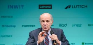 Unicredit: Passera: “Su Commerz politica non rallenti operazione di successo”