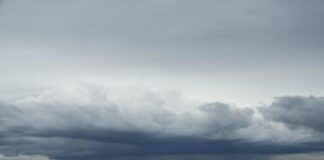 Uragano Milton verso la Florida, venti meno forti ma resta di categoria 5