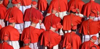 Vescovo indonesiano rifiuta la porpora: “Voglio crescere come sacerdote”