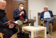 VicenzaPiù Viva n. 11: partecipato incontro al Vicenza Time Café con Borghese (Youtrend) su elezioni Usa e Cavallari (Adusbef) su consumatori VicenzaPiù Viva n. 11, presentazione al Vicenza Time Café, da sx Fulvio Cavallari (Adusbef), Salvatore Borghese (Youtrend) e Giovanni Coviello (Vipiu e VicenzaPiù)