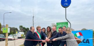 Domenica ecologica a Vicenza: piantati 120 aceri lungo la ciclabile di strada delle Maddalene. Oggi inaugurata la nuova via alberata Inaugurazione pista ciclabile alberata alla domenica ecologica