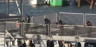 Migranti, nave Libra arrivata in Albania migranti albania