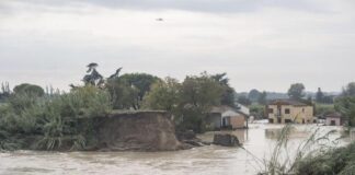 Maltempo Emilia Romagna, fiume Lamone rompe argine a Traversara maltempo emilia romagna