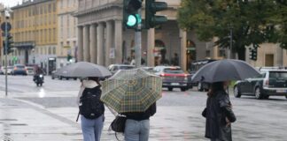 Maltempo in tutta Italia: allerta rossa in Lombardia e Liguria, arancione per 7 regioni, anche in Veneto maltempo italia