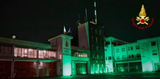 Sindrome Pans Pandas, anche sede dei Vigili del fuoco di Vicenza illuminata di verde vigili del fuoco vicenza Sindrome Pans Pandas