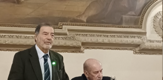 “Triveneto migrante. Il racconto dell’antica migrazione dalle Venezie”: presentato il nuovo libro di Emilio Franzina con Gianpaolo Romanato "Triveneto migrante. Il racconto dell'antica migrazione dalle Venezie, la presentazione da parte dell'autore Emilio Franzina con Gianpaolo Romanato (foto di Roberto Ortolan per ViPiu.it)
