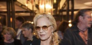 A 80 anni Sylvie Vartan si congeda, ultimi sei concerti a Parigi