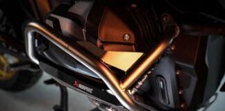Akrapovic, nuove barre di protezione per BMW R 1300 GS