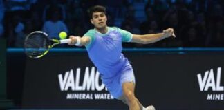 Alcaraz, esordio choc alle Atp Finals: spagnolo battuto da Ruud