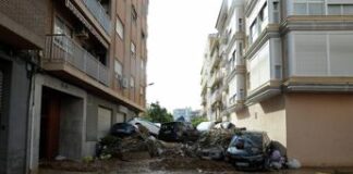 Alluvione Spagna, ancora morti a Valencia: migliaia di volontari per aiutare