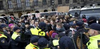 Amsterdam, scontri con la polizia al corteo pro-Palestina: almeno 100 arresti