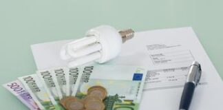 Bollette, il 54% degli italiani dovrà attingere ai risparmi per pagarle