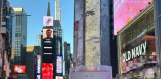 ‘Il M5S è morto’, spunta manifesto funebre da Roma a New York