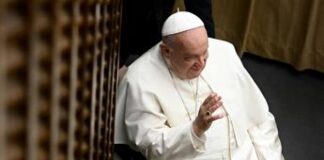 Il Papa ai giovani: “Non truccatevi l’anima, non siate stelle social ma liberi”