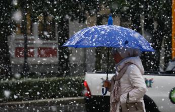 Irruzione di aria fredda sull’Italia, torna la neve a bassa quota: ecco quando