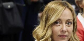 Manovra, Meloni: “Risorse anche da banche e assicurazioni, mai fatto”