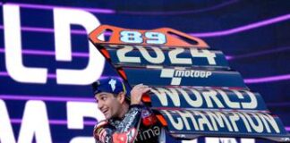Martin campione MotoGp, il discorso e la citazione: “Come diceva Berlusconi…” – Video
