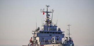 Migranti Albania, nave Libra arrivata al porto di Shengjin