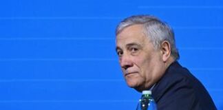 Minaccia a Tajani: “Stop sostegno a Israele, pronti ad attacchi e uso forza armata”