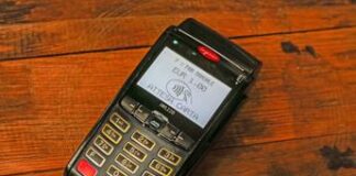 Pagamenti con Pos e bancomat, continuano problemi: cosa è successo, tempi di risoluzione
