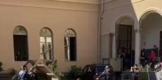 Palermo, spari a salve a scuola davanti ai bambini: è polemica