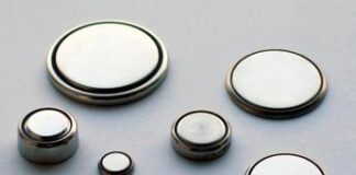 Pile a bottone ‘killer silenzioso’, cosa può succedere ingoiandole