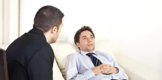 La figura dello psicologo: diversi pregiudizi difficili da sfatare Psicologo col paziente