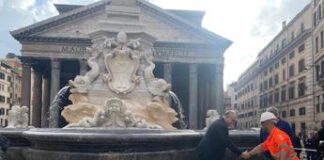 Roma, riaprono le fontane del Pantheon e di piazza Navona