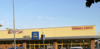 Vicenza, arrestati in flagranza brasiliano e ucraina per tentata rapina impropria all’Eurospin di via E. Fermi e altri reati Eurospin in Viale Fermi a Vicenza