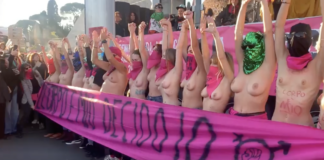 Non Una di Meno, performance ispirata a gesto studentessa iraniana – Video Non una di meno per le donne iraniane