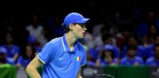 Sinner in vacanza si diverte con il golf, ma con scarsi risultati – Video