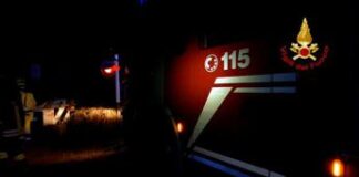 Travolta da un treno di notte, donna muore assieme al suo cane a Oristano