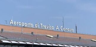 Treviso, aereo turismo fuori pista: aeroporto temporaneamente chiuso
