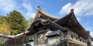 Un tempio Zen tra le montagne, in Giappone l’autunno è ‘qui e ora’