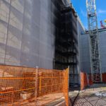 Vicenza, brucia la rete di protezione del cantiere San Bortolo 2 all’ex seminario. Nessun ferito, evacuati per precauzione cantiere e scuola vicina vigili del fuoco intervengono al cantiere ex seminario