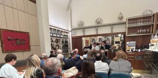 VicenzaPiù Viva, autori e protagonisti del numero in edicola incontrano i lettori al Bar Minerva: le novità di novembre (con spoiler su dicembre)