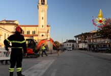 Quinto Vicentino, talpa danneggia tubo del gas, dell’acqua e una condotta elettrica: nessun ferito ma diverse case al buio e al freddo Lanzè di quinto vicentino, vigili del fuoco al lavoro per rottura tubature