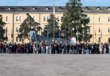 Vicenza, gli studenti del “Bortolan” e del “Maffei” alla cerimonia dell’Alzabandiera del CoESPU alzabandiera vicenza