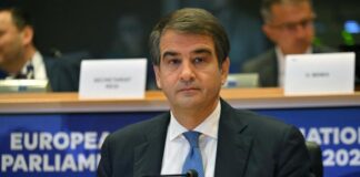 Fitto al Parlamento Ue: “Non rappresento un partito, impegnato per Europa” raffaele fitto