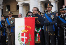 4 novembre, Vicenza ha celebrato in piazza del Signori la Festa dell’Unità Nazionale e delle Forze Armate 4 novembre in piazza dei signori a Vicenza intervento Possamai