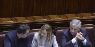 Canone Rai e sanità, doppio inciampo del governo. Ira Meloni, ma premier tira dritto meloni salvini tajani